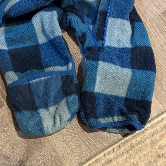 Columbia Sportswear Company - Picture 3 of 6